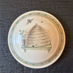 Pfaltzgraff Naturewood Bowl Lid Beehive Bee Green 592